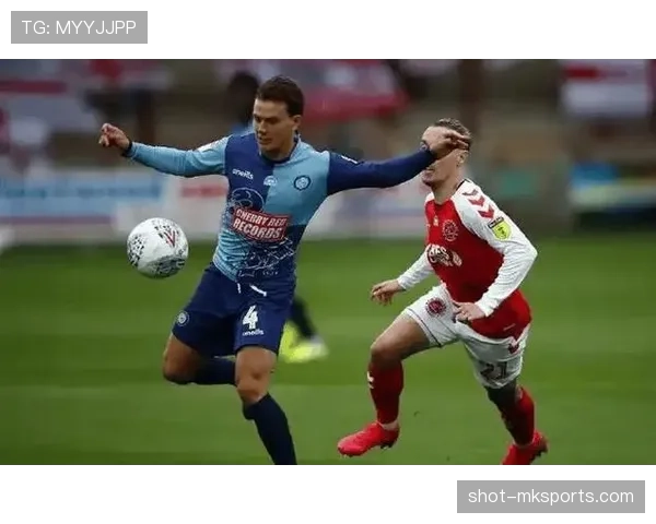 卢顿城联赛杯关键胜仗提振士气，状态回暖成焦点